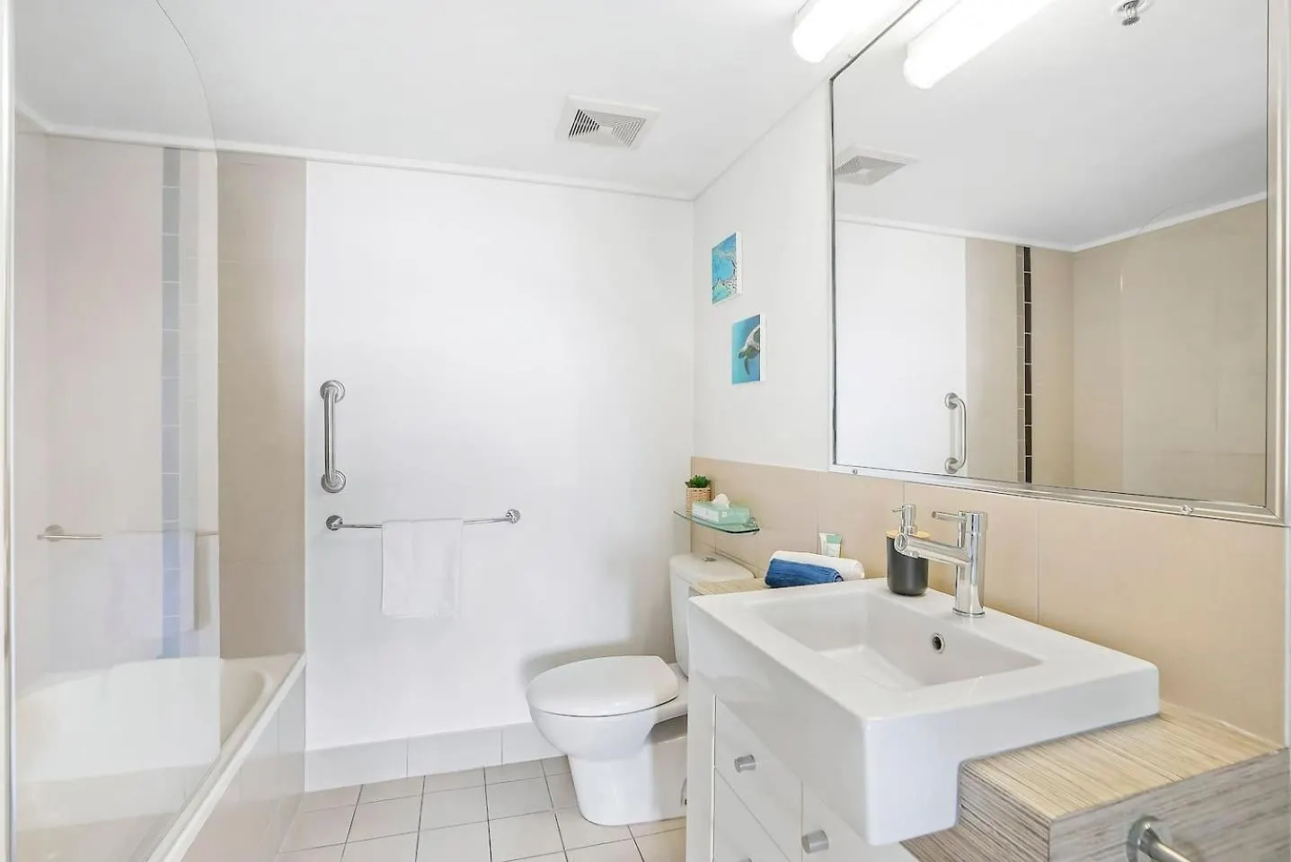 アパート Cairns City Escape - Elevated Modern Haven With Pool