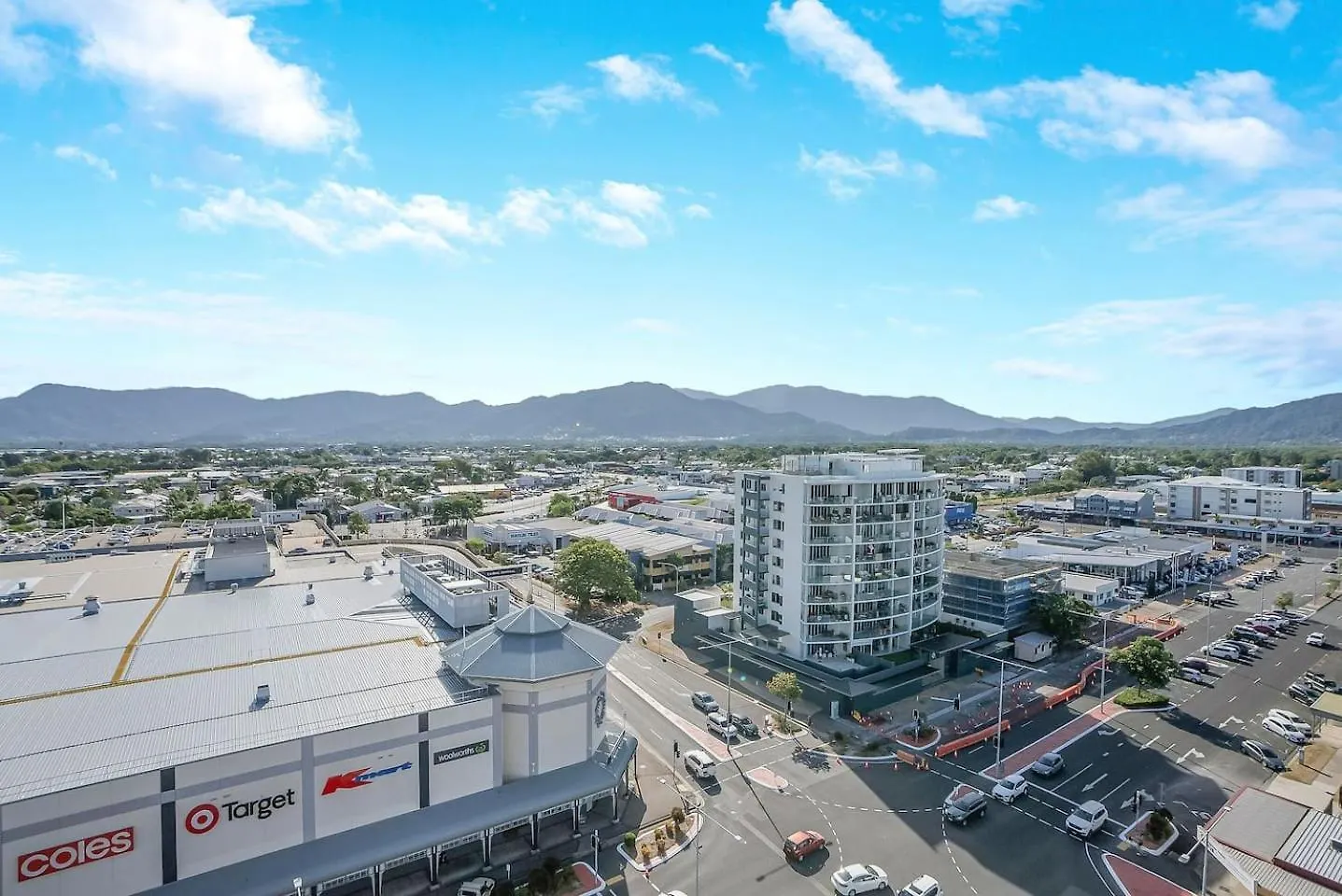 アパート Cairns City Escape - Elevated Modern Haven With Pool