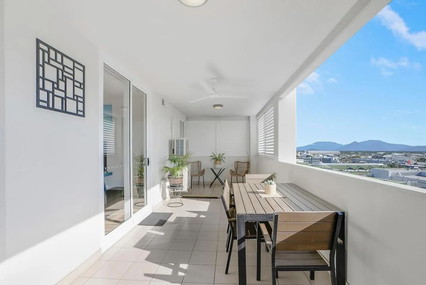 アパート Cairns City Escape - Elevated Modern Haven With Pool